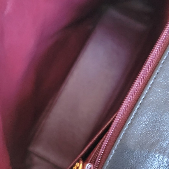 Auth💞 Vintage Quilted Chanel  Chain Handbag In Black - Picture 12 of 16